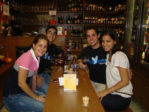Ximbica e cia. Lara, Vinícius, Ximbica e Fernanda.