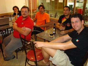 Anna, Toni, Vessecchi, Marcelo e Dani.