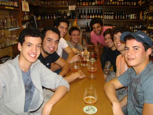 A galera que chegou primeiro (é muito menino pra saber o nome!).