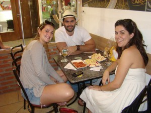 Giovana, Rafael e Maria.