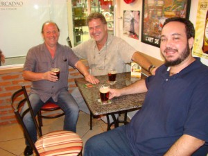 Marcelo Carneiro com um amigo francês e João Becker.