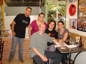 Marcelo, Lílian, Gabi e Anamaria, com o Kevin.