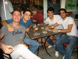 Lucas, de Goiânia; Eduardo e Ivan, do Pará; e Thiago, de Assis.