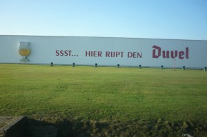 Olha que dia lindo para se fazer silêncio à Duvel.