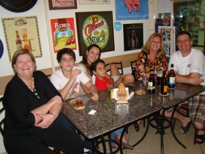 Alina, Matheus, Ju, Enrique, Anamaria e Guxtavo.