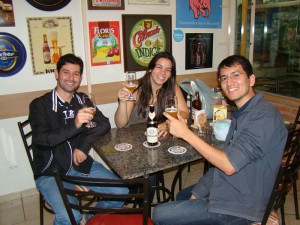 Rodrigo, Renielly e Marcelo.