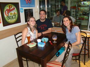 Luiza e Daniel com Anamaria.