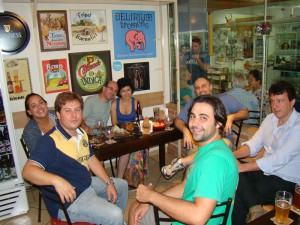 Débora, Olavinho, Marcelo, Giovana, Vessecchi, Gu e Osvaldo.