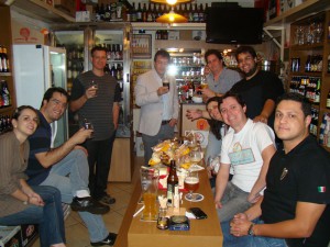 Luíza, o aniversariante Dani, Guxtavo, Osvaldo, Vinícius, Roger, Anamaria, Fábio e Welton.