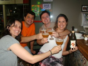 Um brinde com Sorachi, com Anas, Fábio e Rodolfo.
